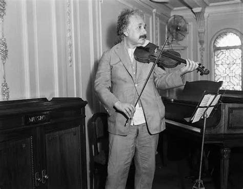 Good vibrations: the role of music in Einstein’s thinking