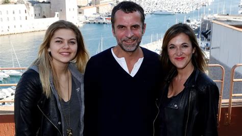 Les Parents De Louane Chanteuse SuperStars Blog