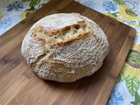 No-Knead Cast Iron Bread - Recipe in comments : r/Bread