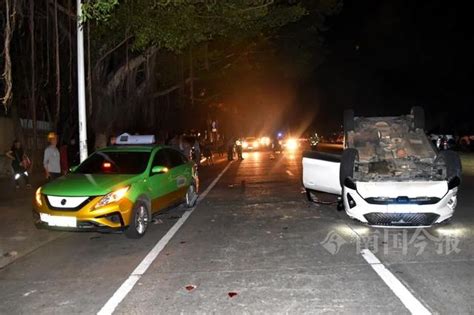 柳州街头两车追尾，一车“四脚朝天”，热心市民救出司机 财经头条