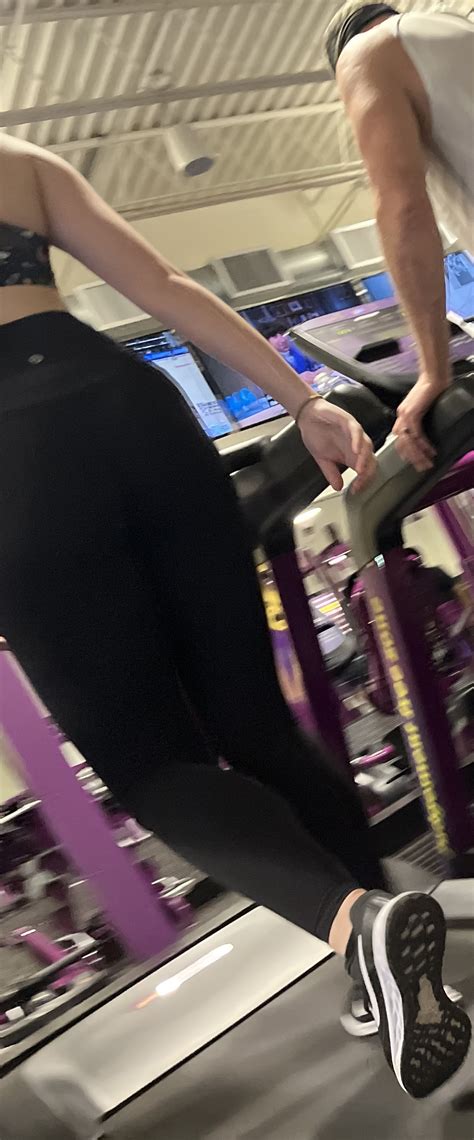 Unbelievable Ass In The Gym Spandex Leggings Yoga Pants Forum