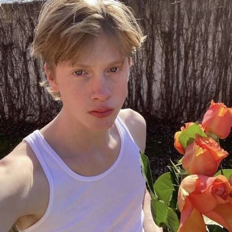 Pin Di Tami Su Cinema Coppie Carine Ragazzi Gay Ragazzo Anime