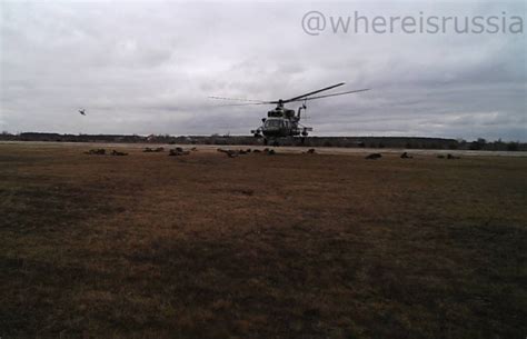 Russian VDV paratroopers landing at Hostomel Airport 24/02/22 ...