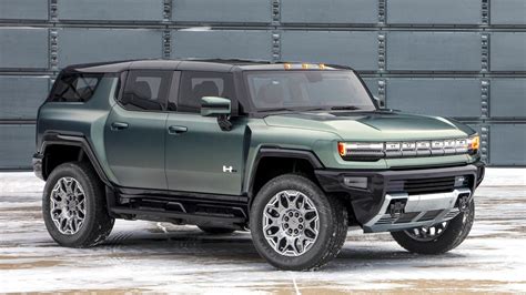 Preview: 2024 GMC Hummer EV SUV arrives to embarrass Ford Bronco and Jeep Wrangler