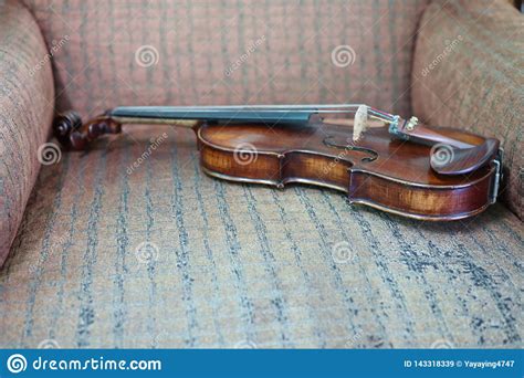 Violino Velho Madeira Bonita Estilo Cl Ssico Fundo Marrom Da Tela