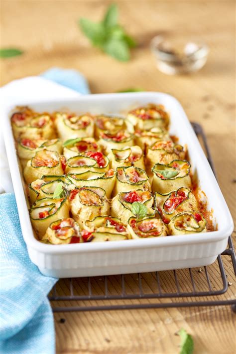 Recette gratin de rouleaux de courgettes à la tomate Marie Claire