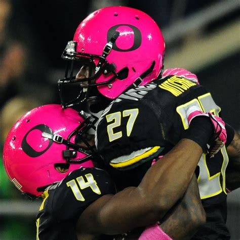 Oregon Football Pink Uniforms 2022