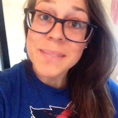 DANA MOONING ASS ON VINE ThisVid