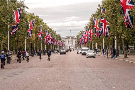 70 Famous Landmarks in the UK (the best British landmarks) - Kevmrc