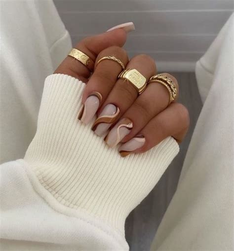 Stunning Autumn Nails New Season Nail Trends Chic Style