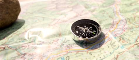 The Magnetic Compass In Aviation How It Is Used In Airplanes Pilot Institute