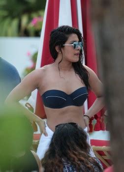 SWIMWEAR Priyanka Chopra In A Bikini At Her Hotel Pool In Miami 05 12 17 ADDS Phun Org Forum