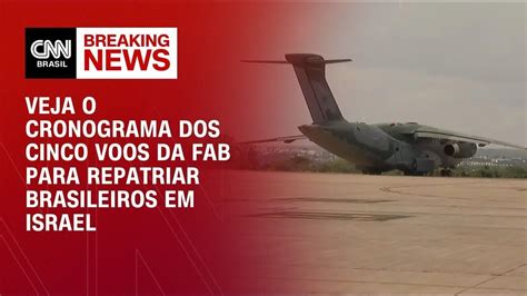 Vídeo Brasileiros em voo da FAB celebram volta ao país após serem