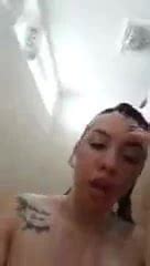 BBW Sous La Douche XHamster