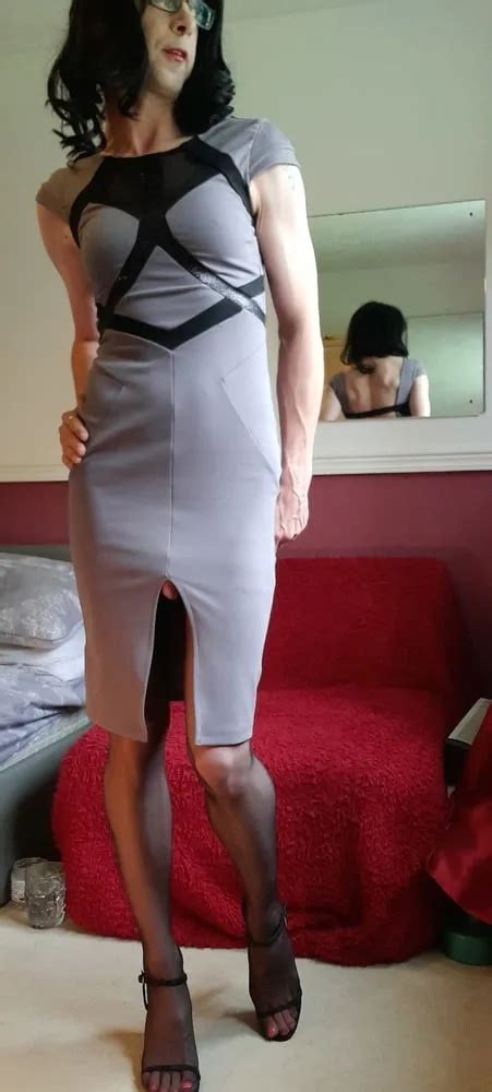 Danni Showing Off Nude Pics XHamster