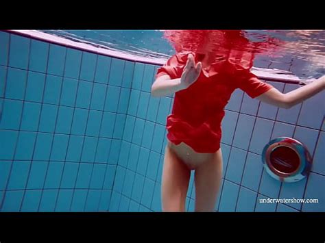 Avenna Shows Her Sexy Nude Naked Hot Body Underwater XNXX