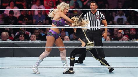 Summerslam Charlotte Flair Vs Trish Stratus Wwe Photo