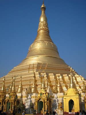 The Really Diffrent Things: The Shwedagon Pagoda