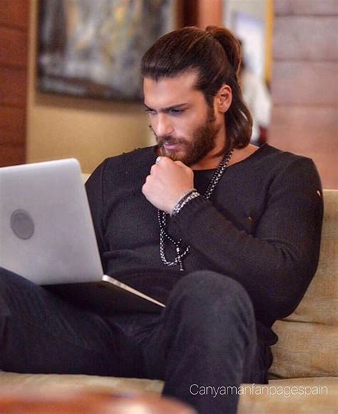 Can Yaman Fans España en Instagram Que estará leyendo tan