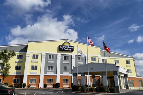 Days Inn & Suites by Wyndham Union City | Union City, GA Hotels