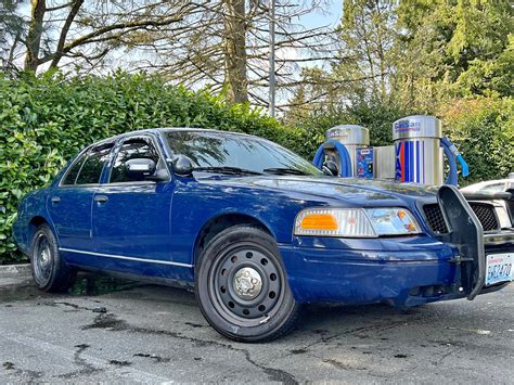 2009 Ford Crown Victoria - Cars & Trucks - Snohomish, Washington