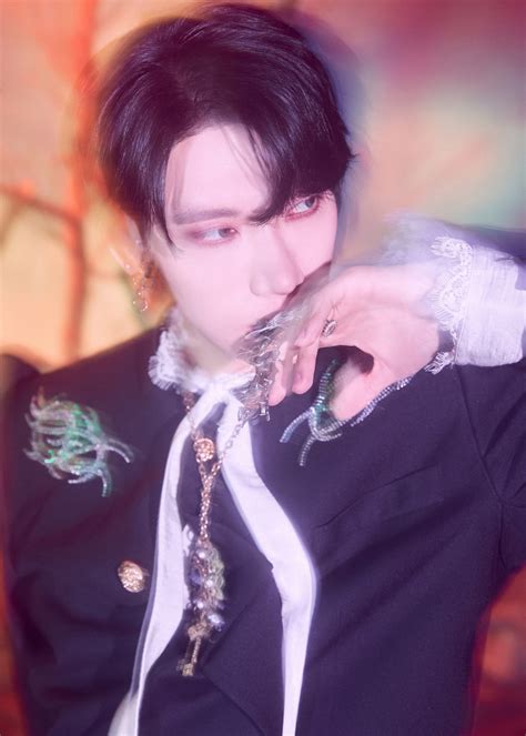 Wayv Rilis Foto Teaser Ten Xiaojun Yangyang Untuk Album Mini Phantom