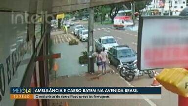 Meio Dia Paran Cascavel V Deo Ambul Ncia Do Samu Bate Em Carro Em