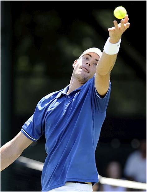 John Isner Serve : John Isner Serve Editorial Photo Image Of Wells ...