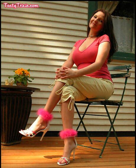 Yoga Pants Porn Photos And Xxx Images