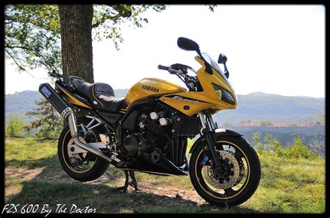 YAMAHA FZS 600 FAZER 2002 Black Yellow Jaune Noir Echappem Flickr