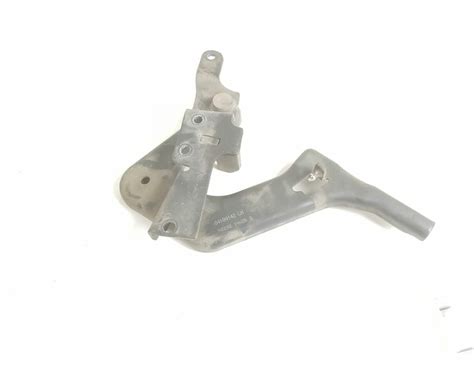 Volvo Lower Grille Carrier Hinge 84104142 Kratka Wlotu Powietrza Na