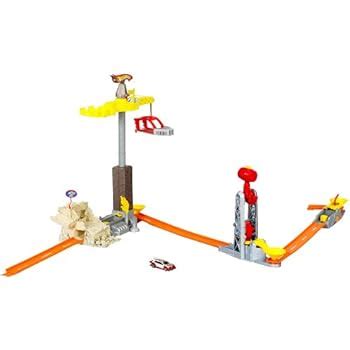 Amazon Hot Wheels Trick Tracks Spin Wrecker Starter Set Toys Games