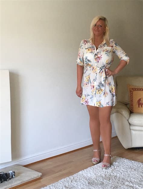 Plava Milf Hot Matorke ona traži njega