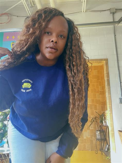 Baby it’s cold outside, grab your book nerd sweatshirt 📚 can we talk