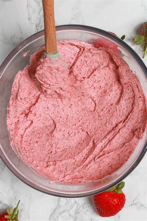 Vegan Strawberry Buttercream BakedbyClo Vegan Dessert Blog