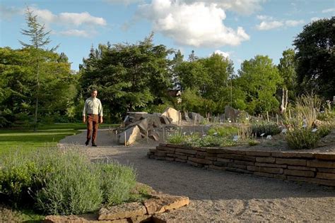 Jardins d ici et d ailleurs Jardins de Linné S03E08 2017