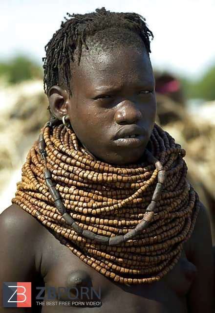 Cute Dark Hued Bra Stuffers Geile Schwarze Titten Part III ZB Porn