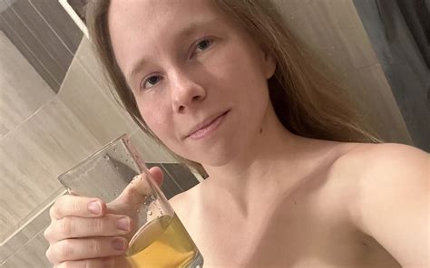 I Pee In A Glas Amateur Amateur Porn Feat SweetLucy96 XHamster