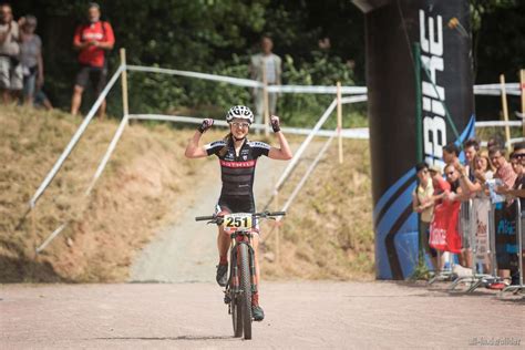 Sport Mountainbike Sofia Wiedenroth Aus Niederstaufen Wird Erneut