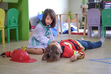 Why social pretend play should be promoted in preschools