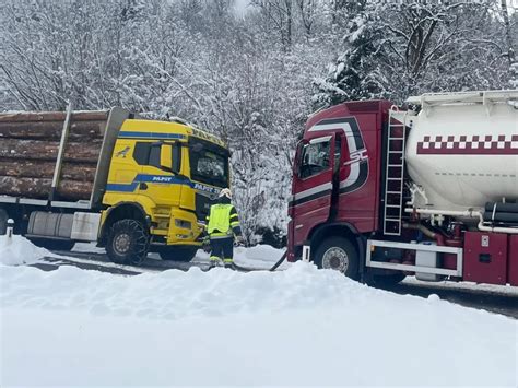 Lkw Bergung In St Lorenzen Freiwillige Feuerwehr Scheifling