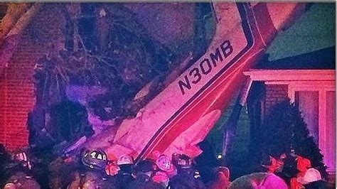 Tres Muertos Al Estrellarse Una Avioneta Contra Una Casa En Chicago Ideal