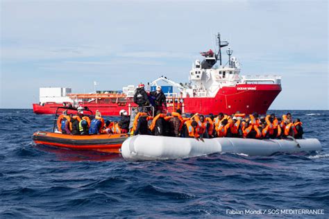 La Ocean Viking Fa Rotta Verso Genova Con Migranti Salvati Al Largo