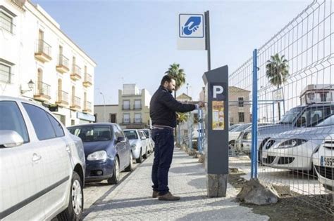 Guide to car parking in Seville: Best tips & spots (2024)