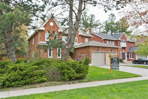 902 Duncannon Drive Pickering