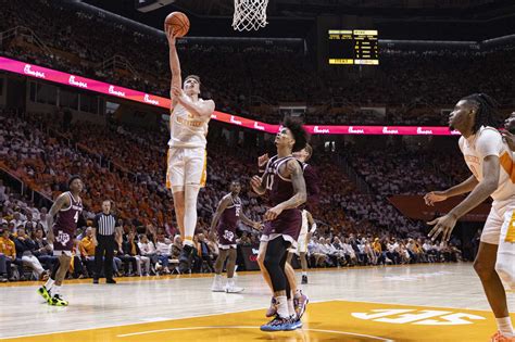 Texas A&M Aggies come up empty against No. 5 Tennessee Vols