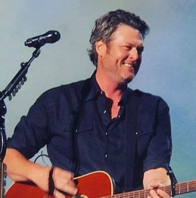 Blake Shelton Reveals He Doesnt Blame People For Wondering Why Gwen