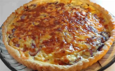 La Tarte L Oignon Et Sauce B Chamel Au Thermomix Un Classique