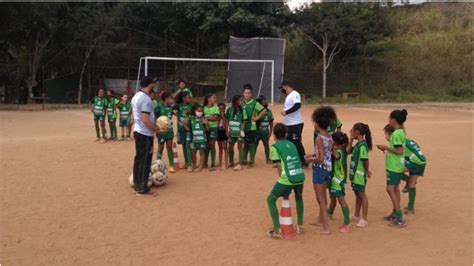 Projeto De Bh D Aula Gratuita De Futebol Para Meninas Em Vulnerabilidade