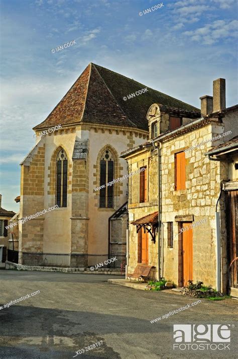 Place Pierre Bouisson And Eglies St Etienne Lauzun Lot Et Garonne